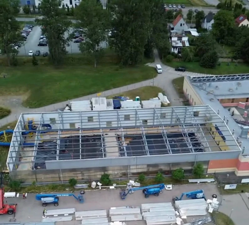 Nowa Ruda. Kolejne 1,35 mln zł na modernizację krytej pływalni. Podpisano dwie umowy [zdjęcia] - Zdjęcie główne
