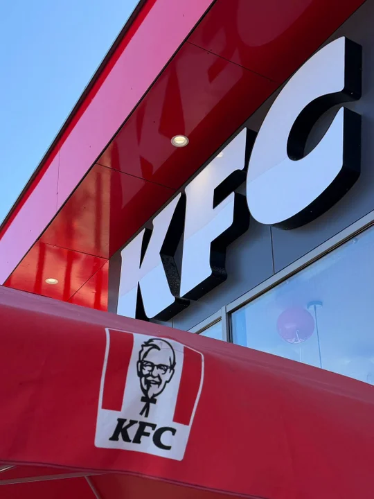 Koniec remontu KFC w Kłodzku. Restauracja znów działa, także do późnych godzin nocnych - Zdjęcie główne