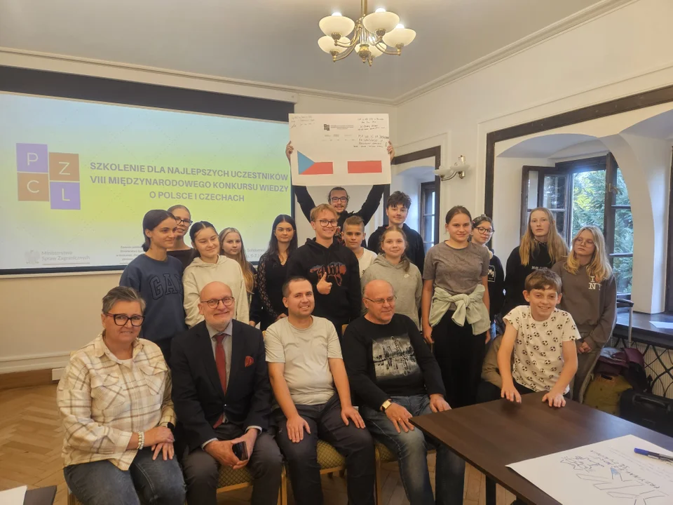 Uczniowie na medal w Karłowie - Zdjęcie główne