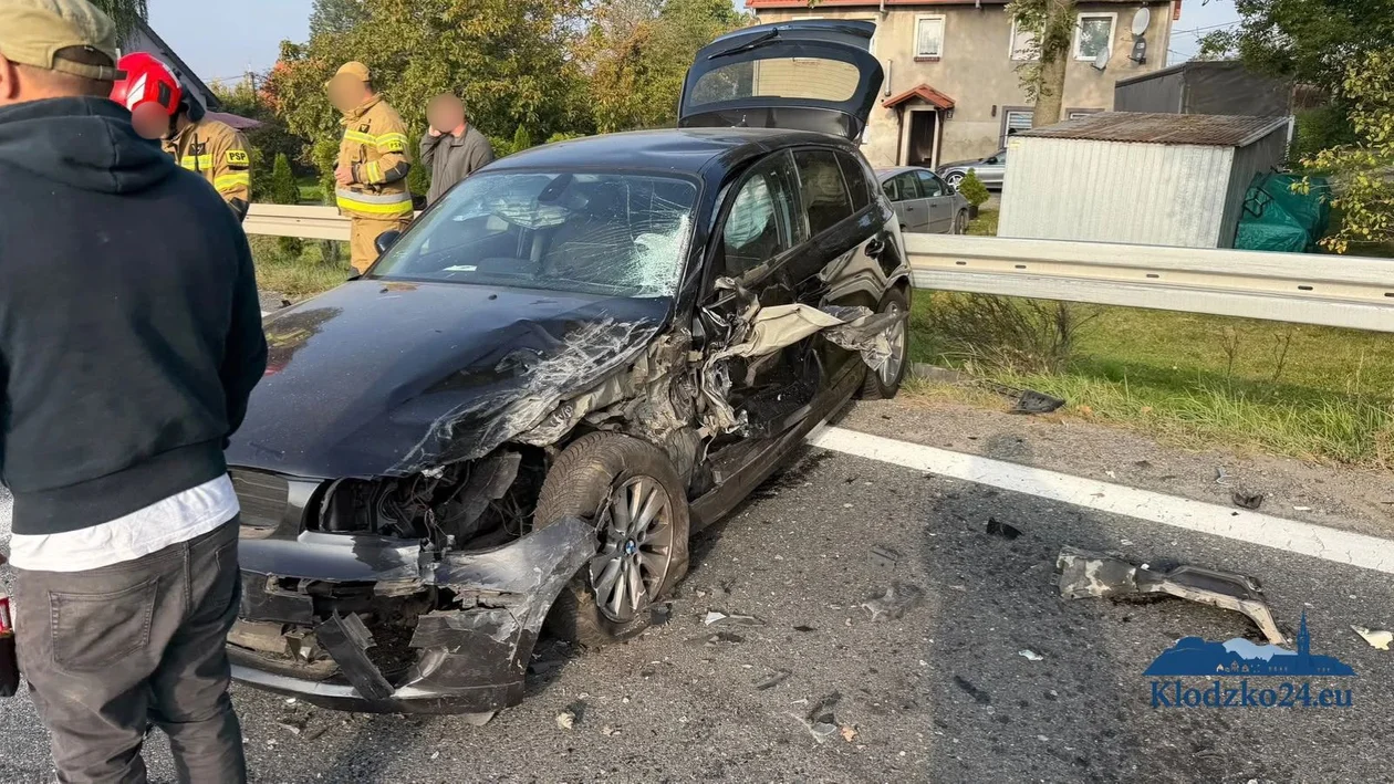 Boguszyn: zderzenie Golfa z BMW. Kierowca Golfa miał uciec z miejsca zdarzenia - Zdjęcie główne